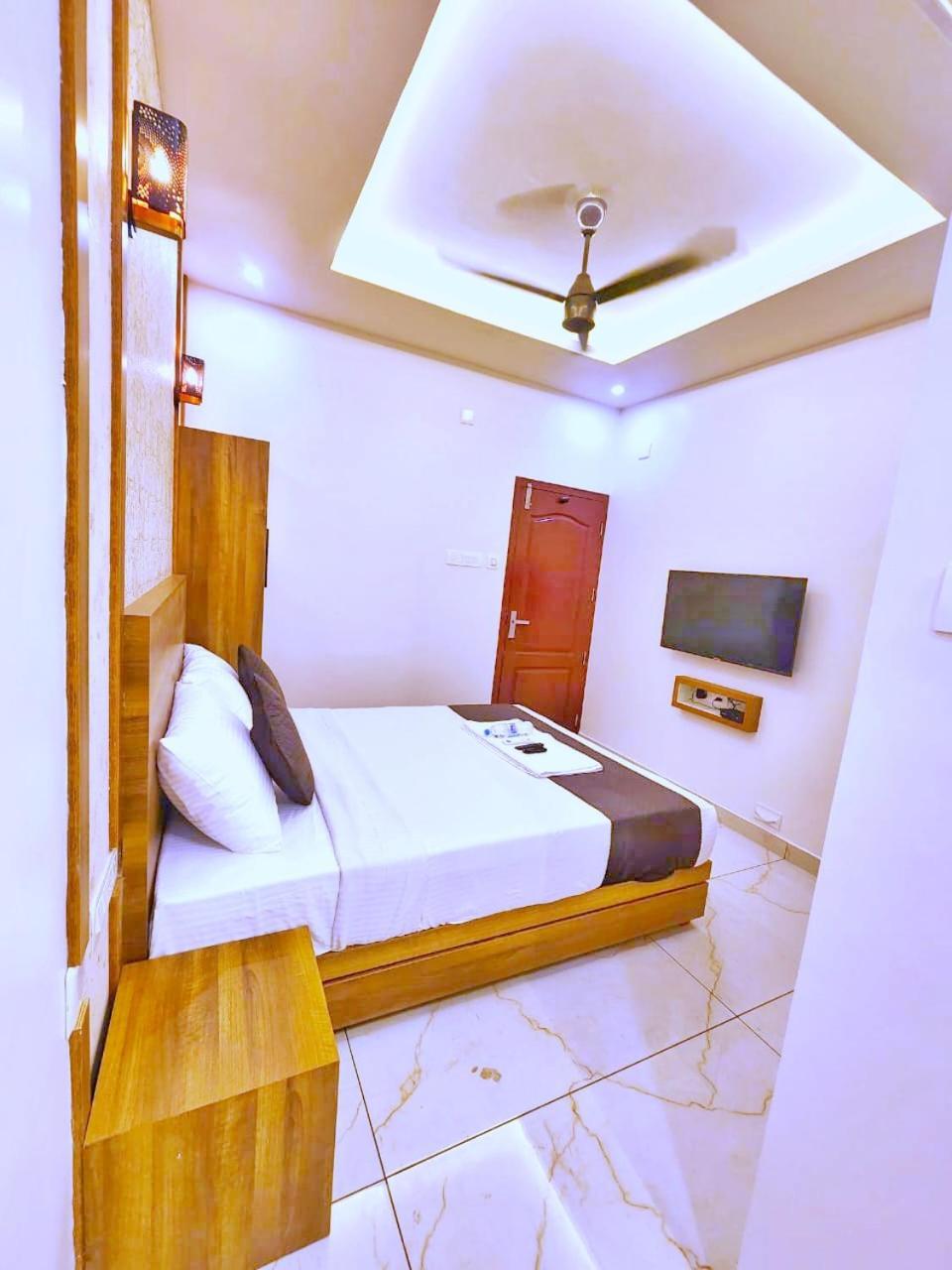 Hotel Apsara Residency Perintalmanna Exteriér fotografie